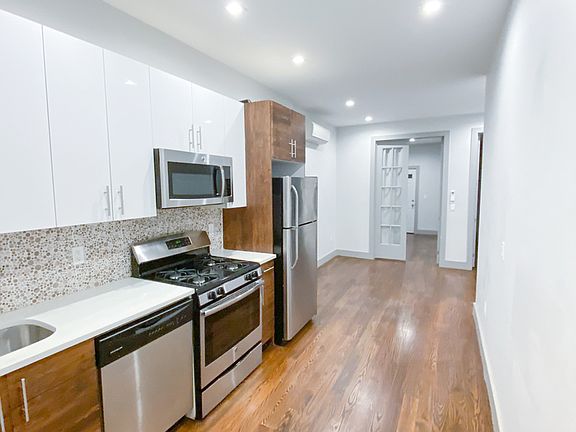 2nd image of 254 Jefferson St APT 2