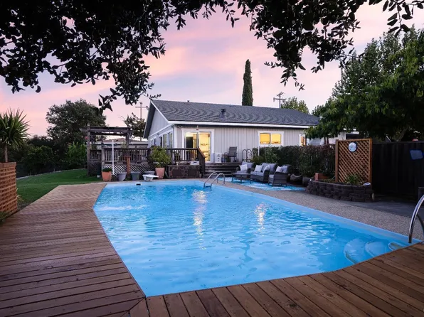 97 Church Lane W, Cloverdale, CA 95425