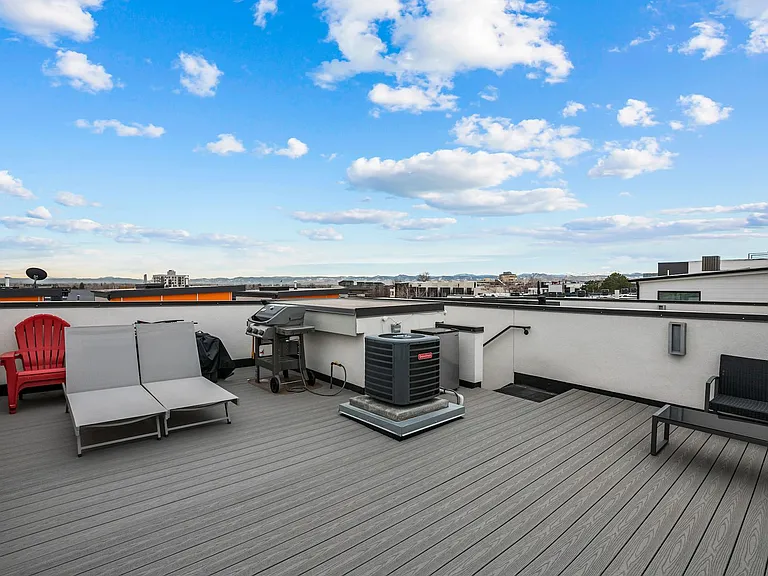 1821 Irving St #104 — Photo 11