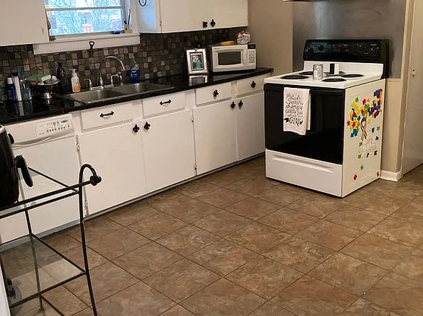 132 Jane Ann Rd, Pineville, LA 71360