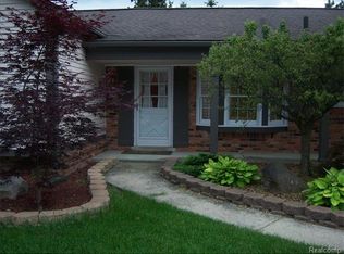 5097 Aintree Ct, Rochester, MI 48306