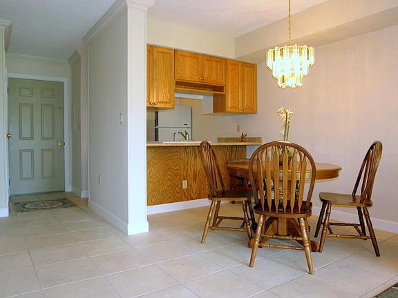5th image of 31 Wilshire Heights Dr