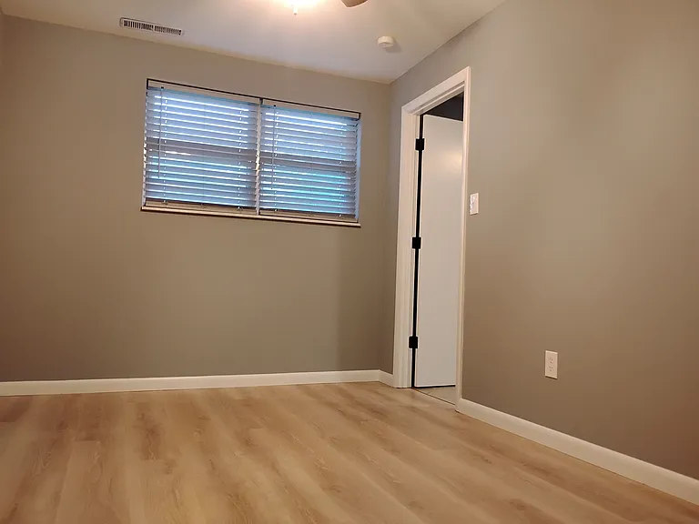 815 S Fairview Rd #A — Photo 18