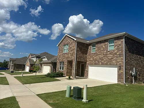2713 Silver Leaf Ln Photo 1