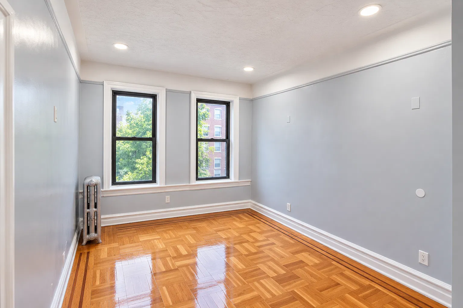 161 East 52nd Street — Photo 1