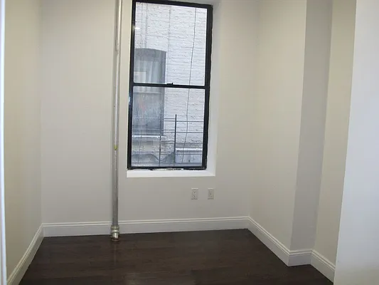 Rented by Monarch Realty Holdings | media 23