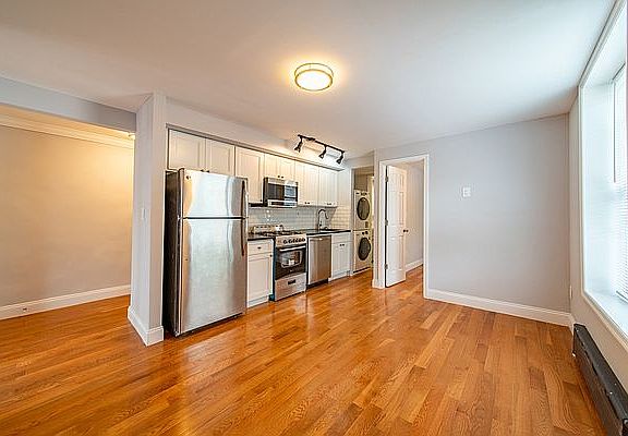 3rd image of 93 Avenue A #2F