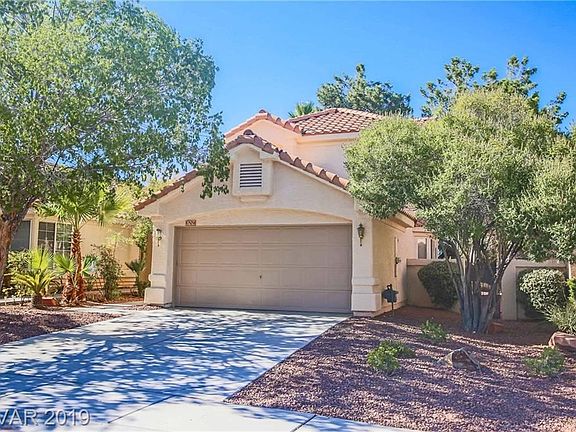 GOOD SIZE DRIVEWAY