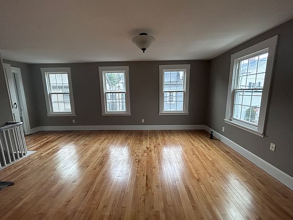 5th image of 42 Prospect St