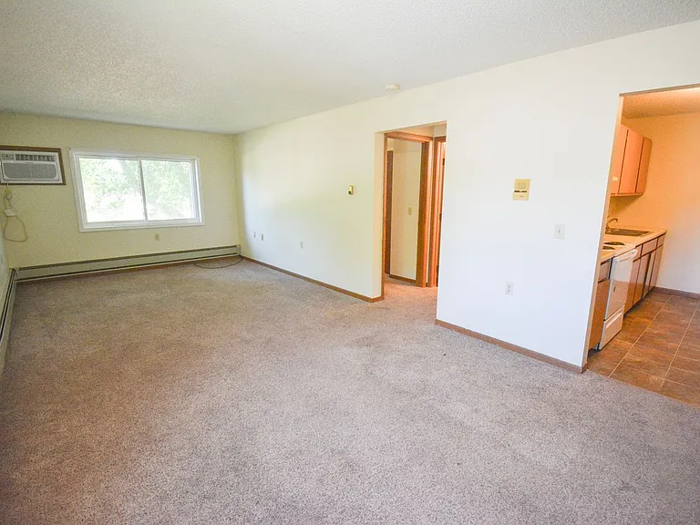 301 N Mill St — Photo 3