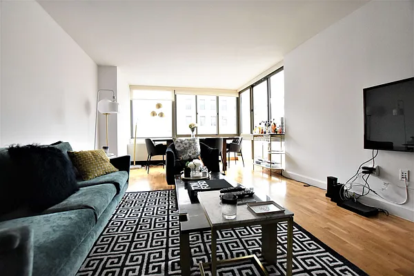 Rented by Bold New York | media 50