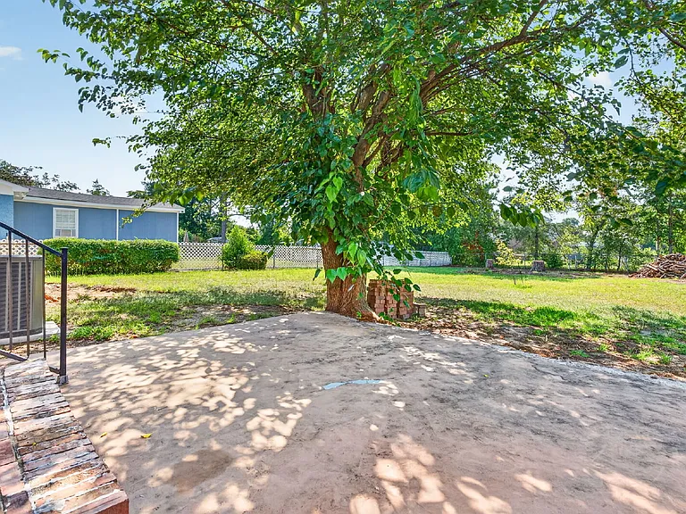 3225 Glenmore Dr — Photo 22