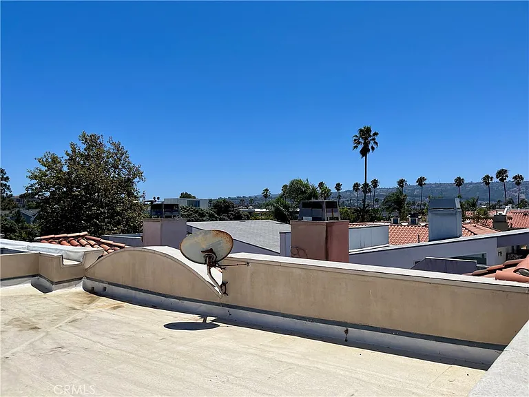 715 S Broadway #B — Photo 9