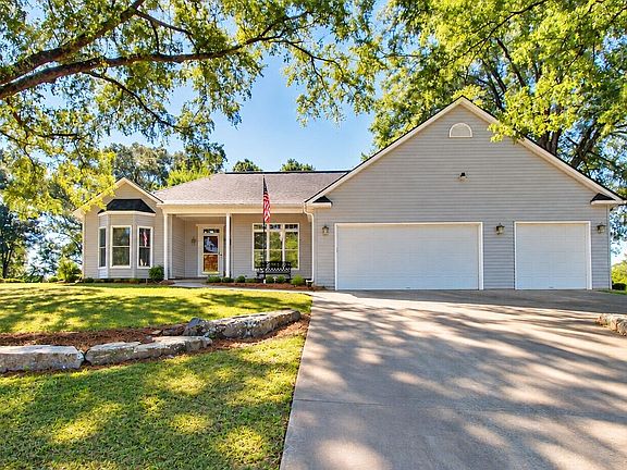 3rd image of 19 Oakfield Dr SE