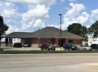 1905 Okoboji Ave, Milford, IA 51351