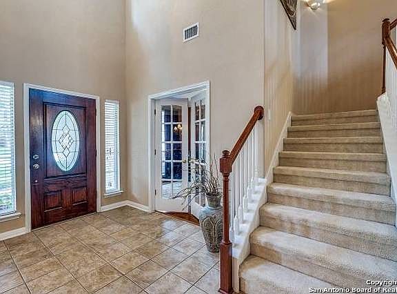3rd image of 519 Cypress Trl