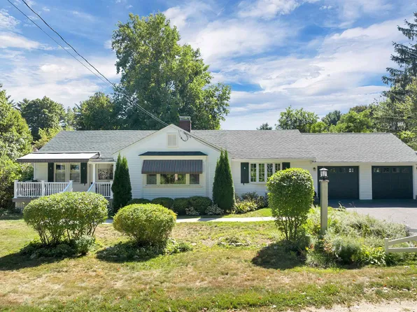16 Canopache Road, Wolfeboro, NH 03894