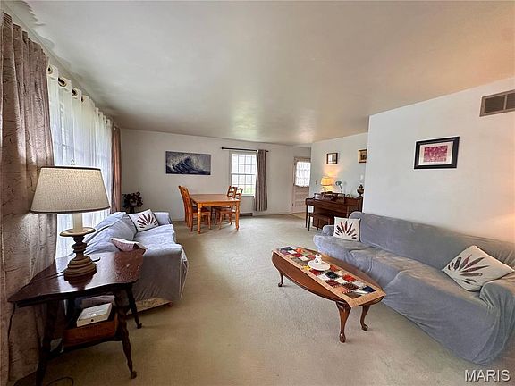 3rd image of 1308 Highland Dr