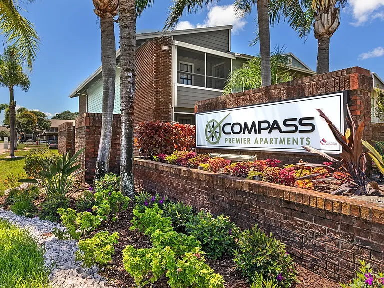 Compass — Photo 19