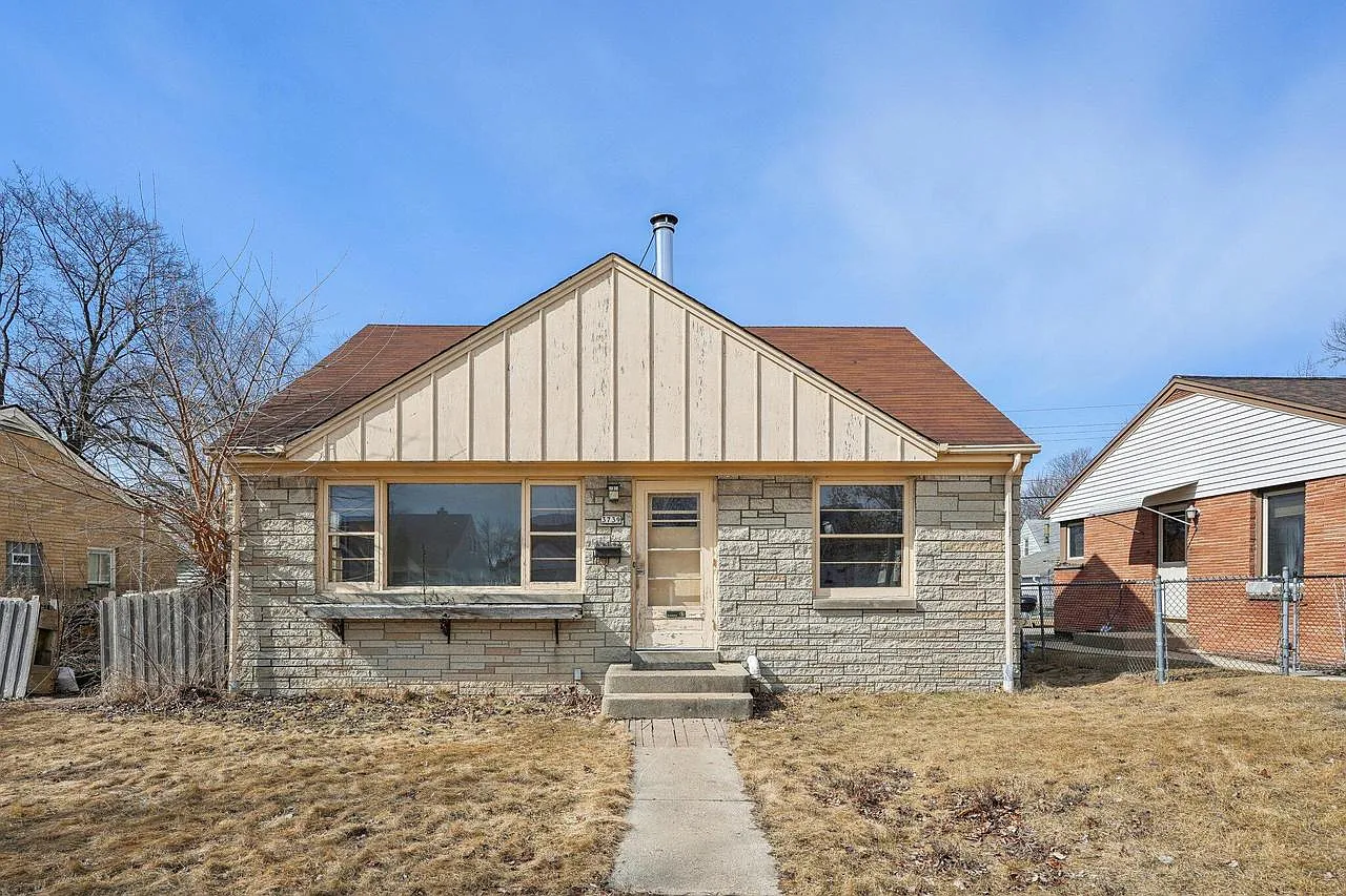 3739 North 97th PLACE photo 1