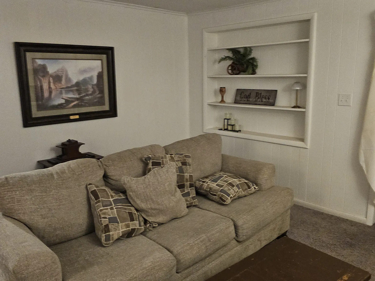 703 E Apache Pl — Photo 4
