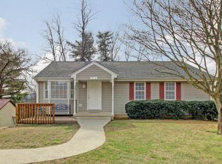 512 Duxbury Ln, Salem, VA 24153