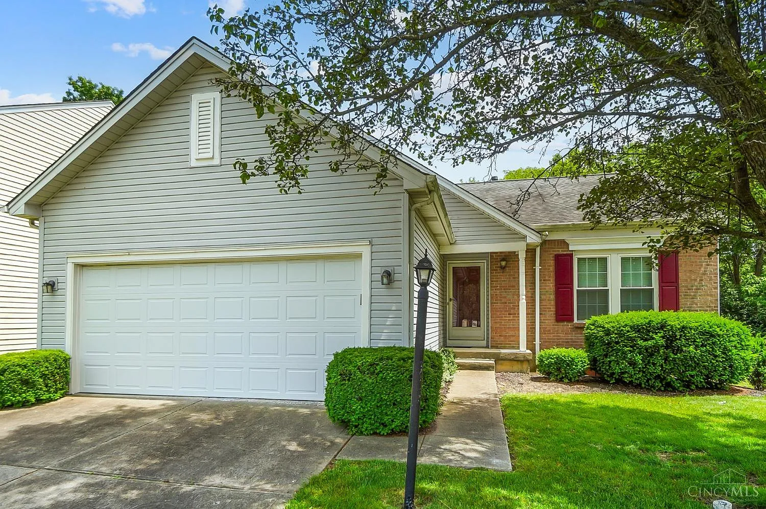 4650 Laurel View Dr photo 1