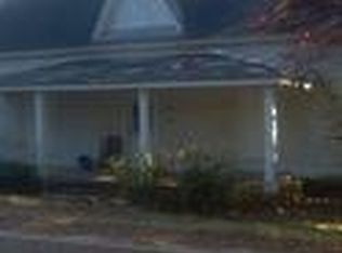 123 Circular Ave, Greenwood, SC 29646