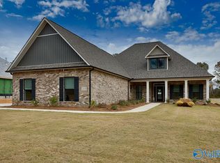 107 Cades Cv, Huntsville, AL 35811