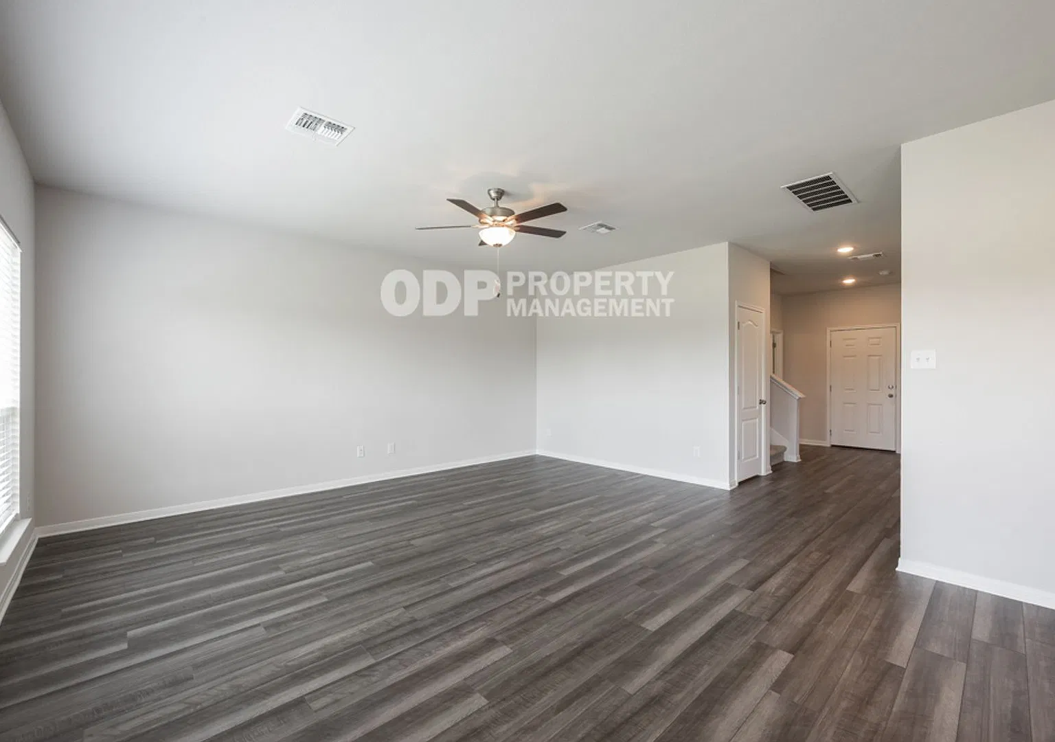 Gorgeous 2 story home in the Friars neighborhood - No backyard neighbors — Photo 4