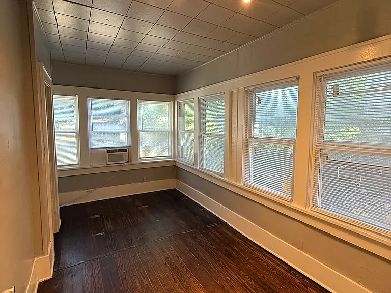 1506 W Bowen Pl — Photo 5