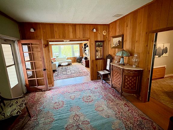 4th image of 305 Main St #1
