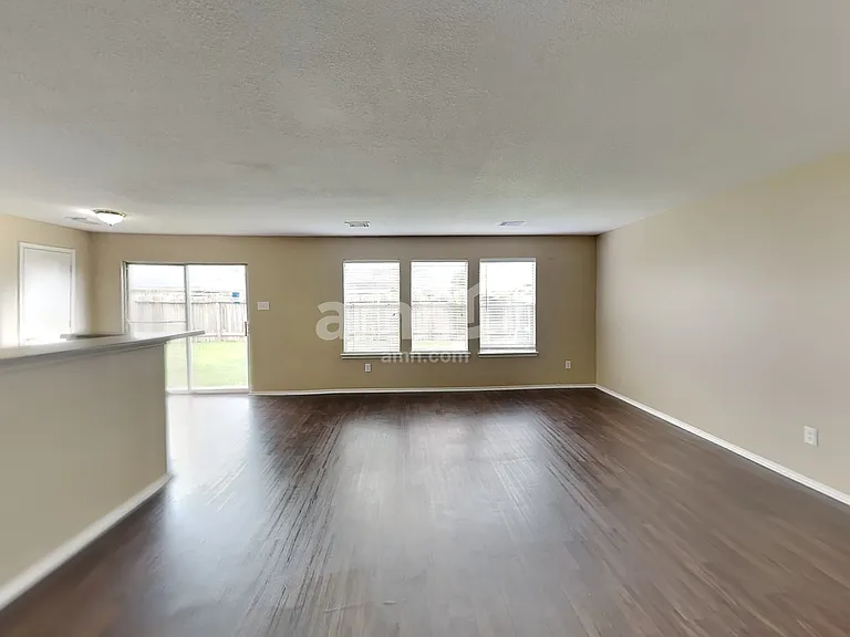 9618 Lasbury Dr — Photo 6