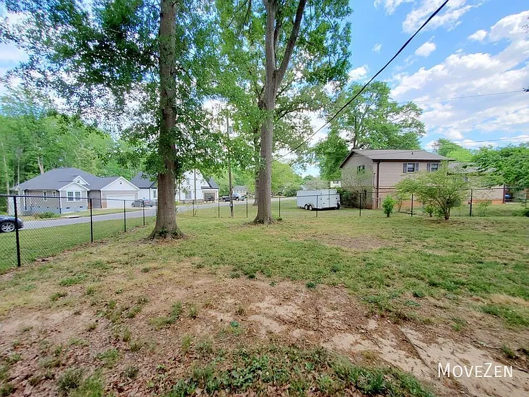202 Newgate Dr — Photo 6