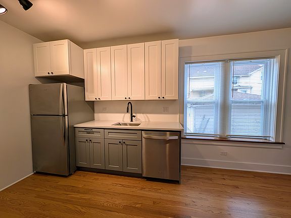 2nd image of 1946 N Spaulding Ave #2B