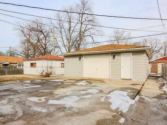 5th image of 8915 S Jeffery Blvd