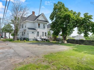 105 Park St, Stellarton, NS B0K 1S0