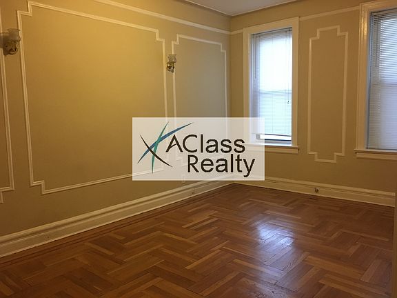 3rd image of 3230 38th St