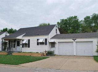 2800 SW Reynolds Dr, Topeka, KS 66606