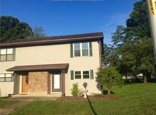 606 Fairway Dr, Hurricane, WV 25526