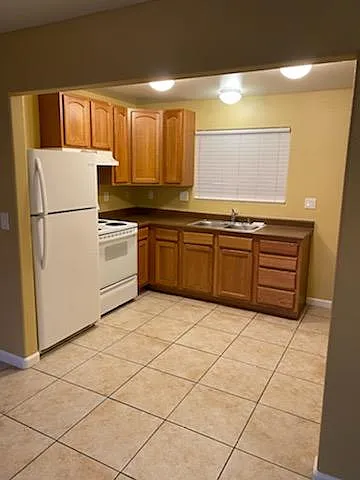 216 Linden St — Photo 5