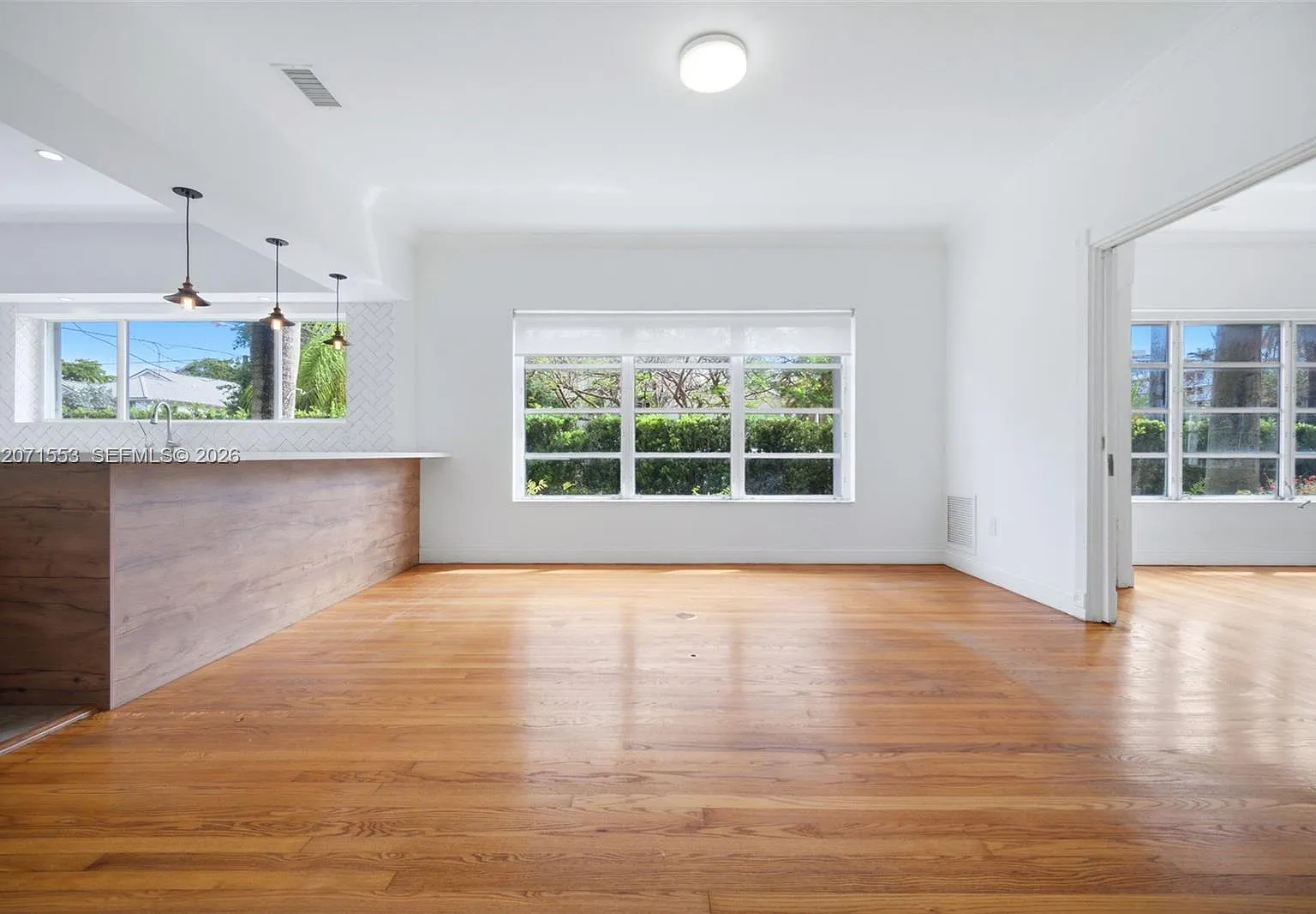 4 bed, 3.5 bath, 3539 sqft, $14,500 — Photo 4
