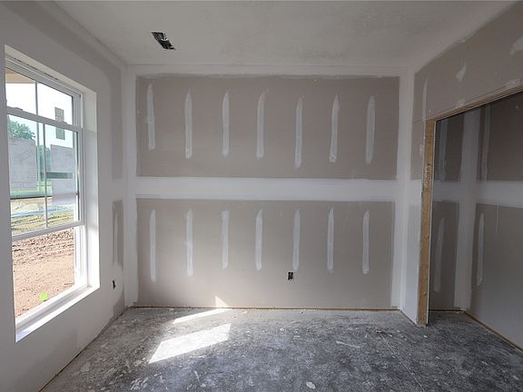 5th image of 195 Tilly Ct #18