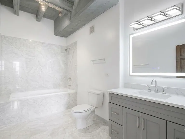 809 E 40th St #4 — Photo 9
