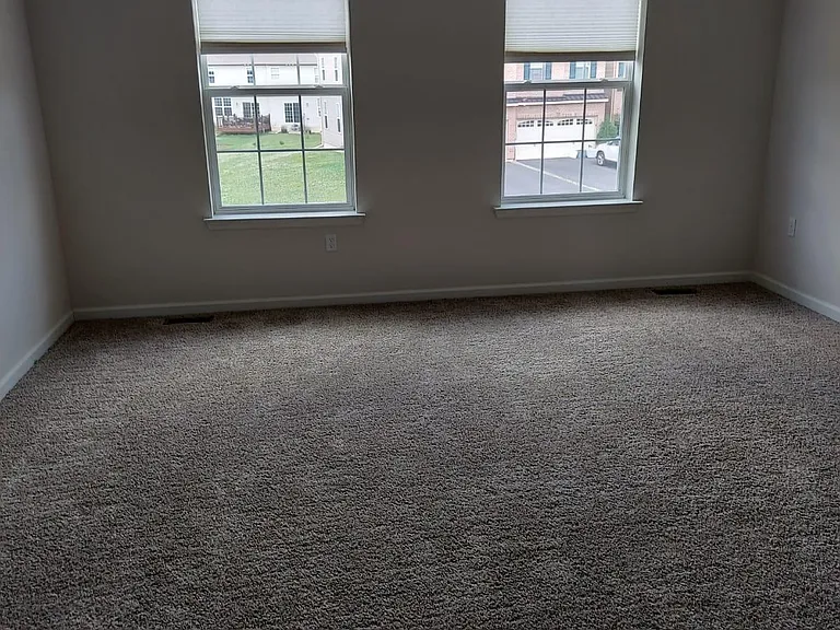 1377 Caspian St — Photo 6