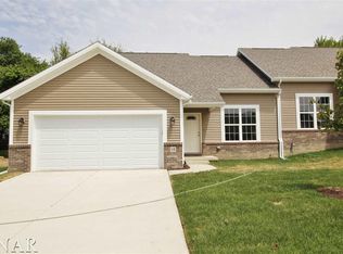 12 Lone Oak Ct, Bloomington, IL 61705