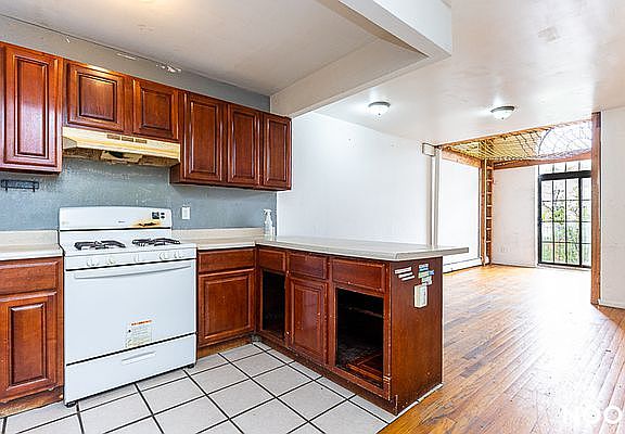 3rd image of 451 Franklin Ave #5