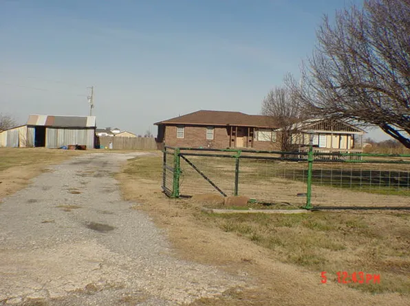 733 E St #460, Pryor, OK 74361