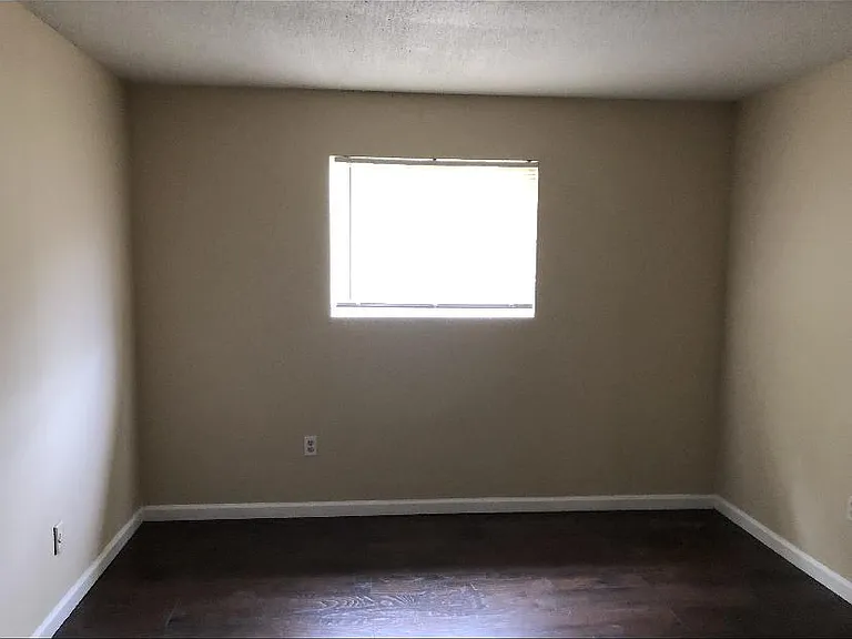 481 Walker Ave — Photo 5