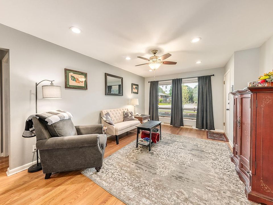 1st image of 10304 West North AVENUE #1